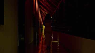 ♪ Cause when it rains it pours ♪ - Love Is Blind