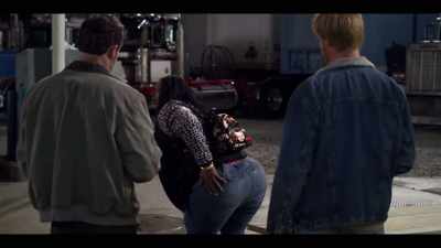 'Cause you know why?
They can handle the wide load. - Sextuplets