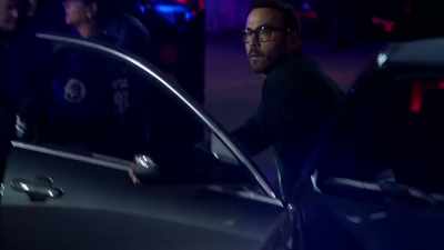 CAVANAUGH: All right,
so Derek loses consciousness, - Wisdom of the Crowd