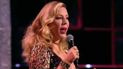 Ce soir,
mes humoristes préférés m'accompagnent. - Backstage with Katherine Ryan