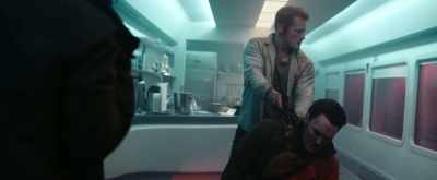 - Cecily, the mailman.
- No, thank you. - SAS: Red Notice