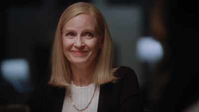 -[cell phone beeps]
-oh, sorry. - The Surrogate Scandal