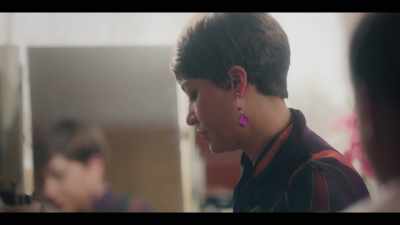 (cell phone chimes) - Girl in the Video