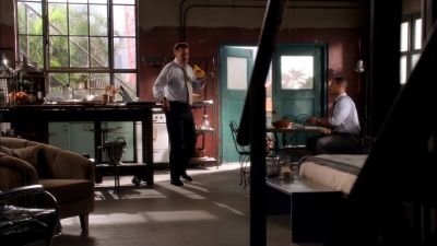 [ Cell Phone Ringing ]
It's Fi. - Burn Notice