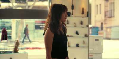[cell phone ringing] - Girlboss