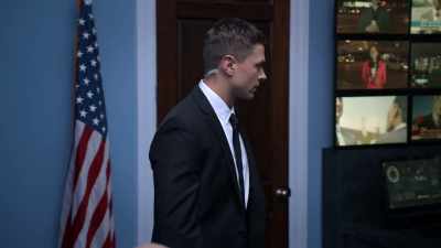 [Cell phone rings] - Tyler Perry's The Oval