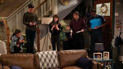 -Cell phones off, please.
-[clicks] - No Good Nick