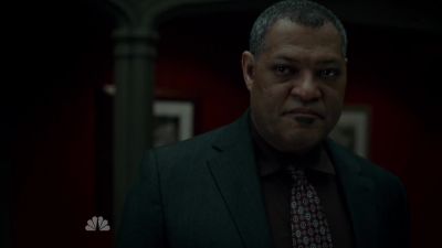 (Cello Suite No.2:
"Sarabande" by Bach playing) - Hannibal