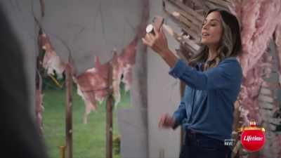 [ cellphone beeps ] - The Holiday Fix Up