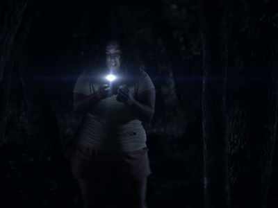 -(cellphone ringing)
-(gasps) - Piggy
