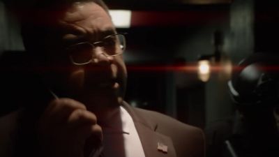 Central command, talk to me.
What's going on? - The Blacklist