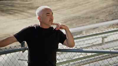 CESAR: Watch my German Shepherd King
make him back down. - Cesar Millan: Better Human, Better Dog