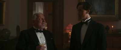 -C'est la vie.
- ( CHUCKLES) - Benediction