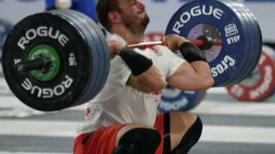 C'est lui, la montre et le public ! - The Redeemed and the Dominant: Fittest on Earth