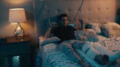 [chains clanging] - Your Boyfriend Is Mine