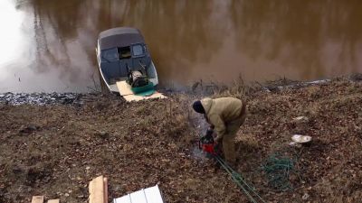 Chainsaw winch was the way to do it today. - Life Below Zero: Next Generation