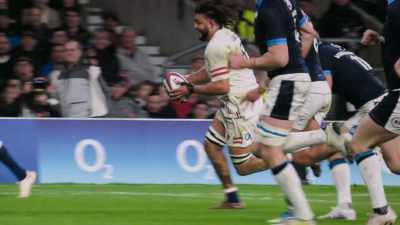 Chance of the outside. - Six Nations: Full Contact