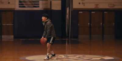 Chang, don't hurt yourself,
okay? We've been in here a while. - Chang Can Dunk
