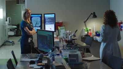 Change her IV and give her 25
of diphenhydramine. - The Resident