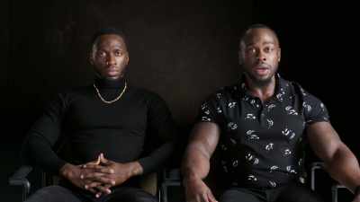 [chanting] foxx must go!
Foxx must go! - Jussie Smollett: Anatomy of a Hoax