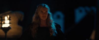 -[chanting]
-[thunder rumbling] - Van Helsing