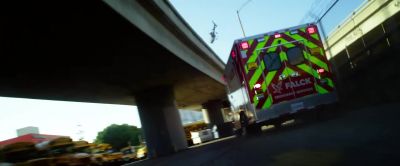 Charge it to 300. - Ambulance