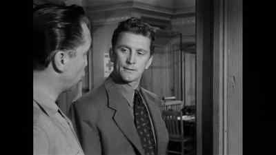 - Charles!
- Charlie Chaplin! - Detective Story