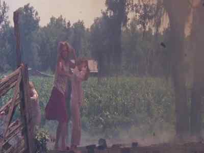 - Charles ! Where's Charles ?
- I'll find him ! You go on! - Hurry Sundown