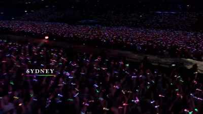 ["Charlie Brown" playing] - Coldplay: A Head Full of Dreams