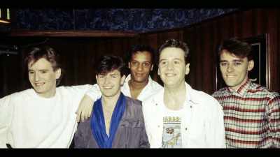 CHARLIE:
He was the last type of drummer - Simple Minds: Everything is Possible