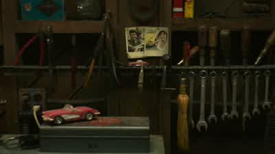 Charlie: Let's see if we got something. - Bumblebee