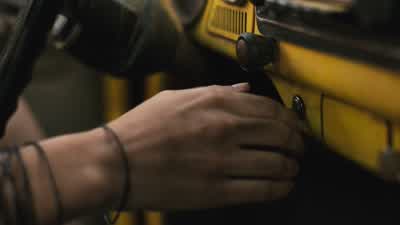 Charlie: Oh, god, please. - Bumblebee