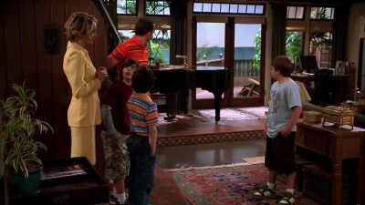 (Charlie screaming) - Two and a Half Men