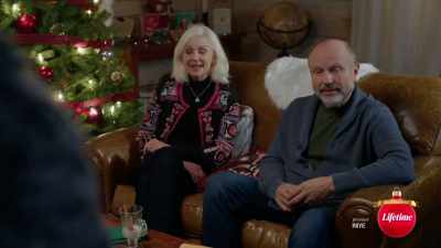 [charlie] yeah, we've never
had one from camden before, - Under the Christmas Tree