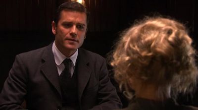 Charlotte, what do you see? - Murdoch Mysteries