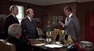 Charming trinket - The Man with the Golden Gun