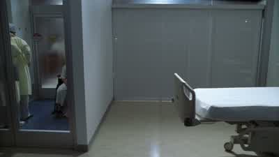 Chase: Can you walk, Brandon? - House