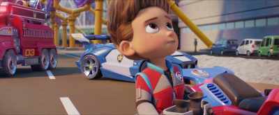 Chase is in trouble.
Skye, bring him down. - PAW Patrol: The Movie