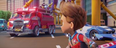 Chase is in trouble.
Skye, bring him down. - PAW Patrol: The Movie