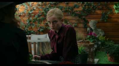 Chase was supposed to pay,
but then he just disappeared. - Inventing Anna