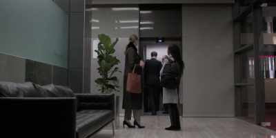 -(CHATTER CONTINUES)
-AUTOMATED VOICE: Doors closing. - Industry