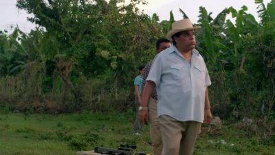 [chatter in Spanish] - Narcos