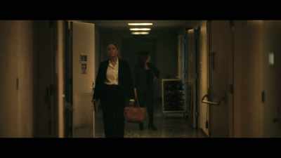 [chatter on PA] - Grotesquerie