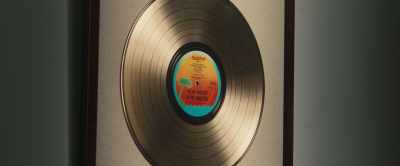 [chattering] - Bob Marley: One Love