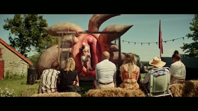 Chci ho já. Běž pryč.“ - The Awkward Weekend