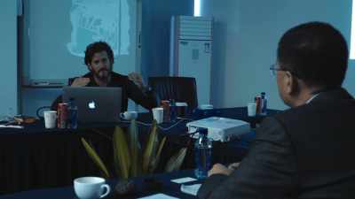 Che c'è?
Che state guardando? - Deep Rising