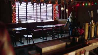 -Check, baby. One, two.
-Three, four. - Sharp Objects