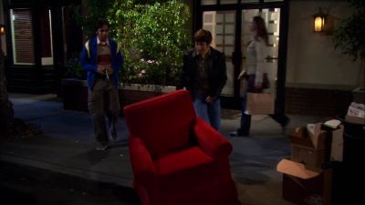 - Check it out. Free chair.
- Yeah. - The Big Bang Theory