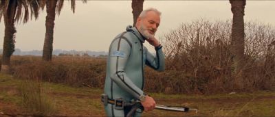 Oh shit Swamp leechesEverybody check for swamp leeches and pull them offNobody else got hit I'm the only one What's the deal - The Life Aquatic with Steve Zissou