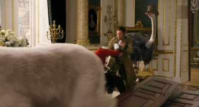 - (Chee-Chee growls)
- (guards grunting) - Dolittle